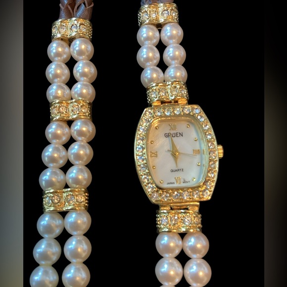 Vintage Gruen Watch & Bracelet Set - Picture 3 of 14